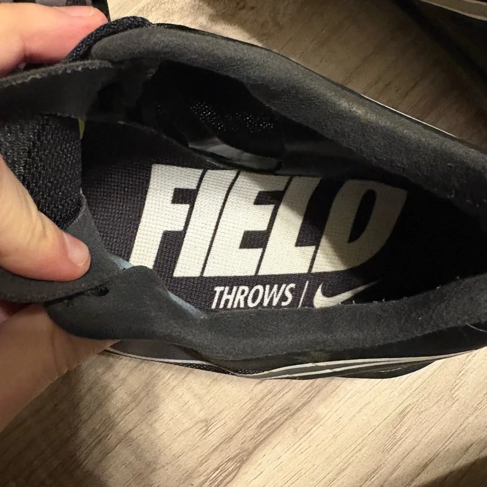 Nike Black and White Field Throws Shoes - Picture 3 of 5
